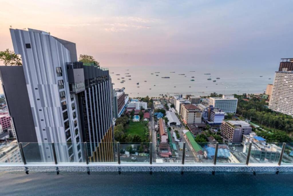 The Base Central Pattaya Quiet Room With Infinity Pool & Free Netflix エクステリア 写真