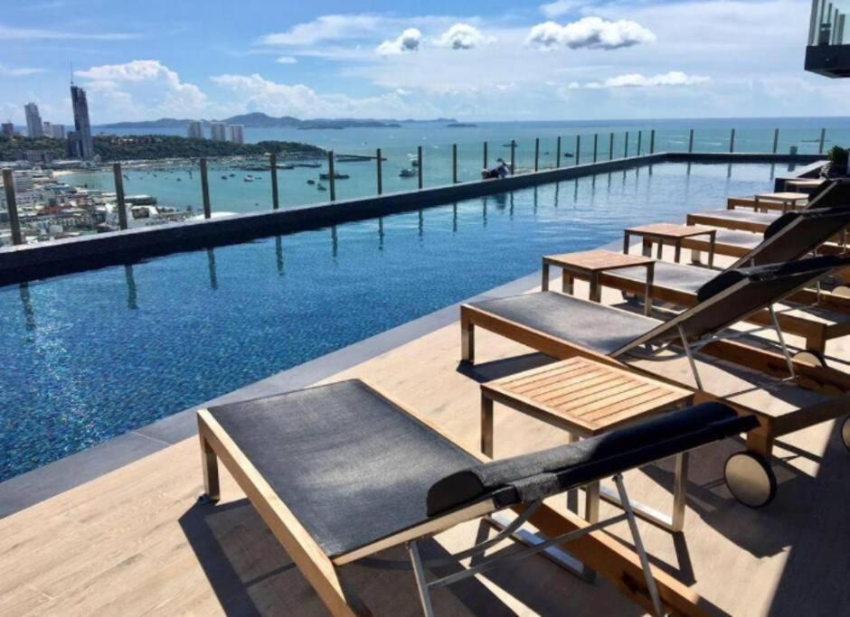 The Base Central Pattaya Quiet Room With Infinity Pool & Free Netflix エクステリア 写真