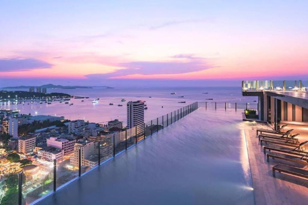 The Base Central Pattaya Quiet Room With Infinity Pool & Free Netflix エクステリア 写真