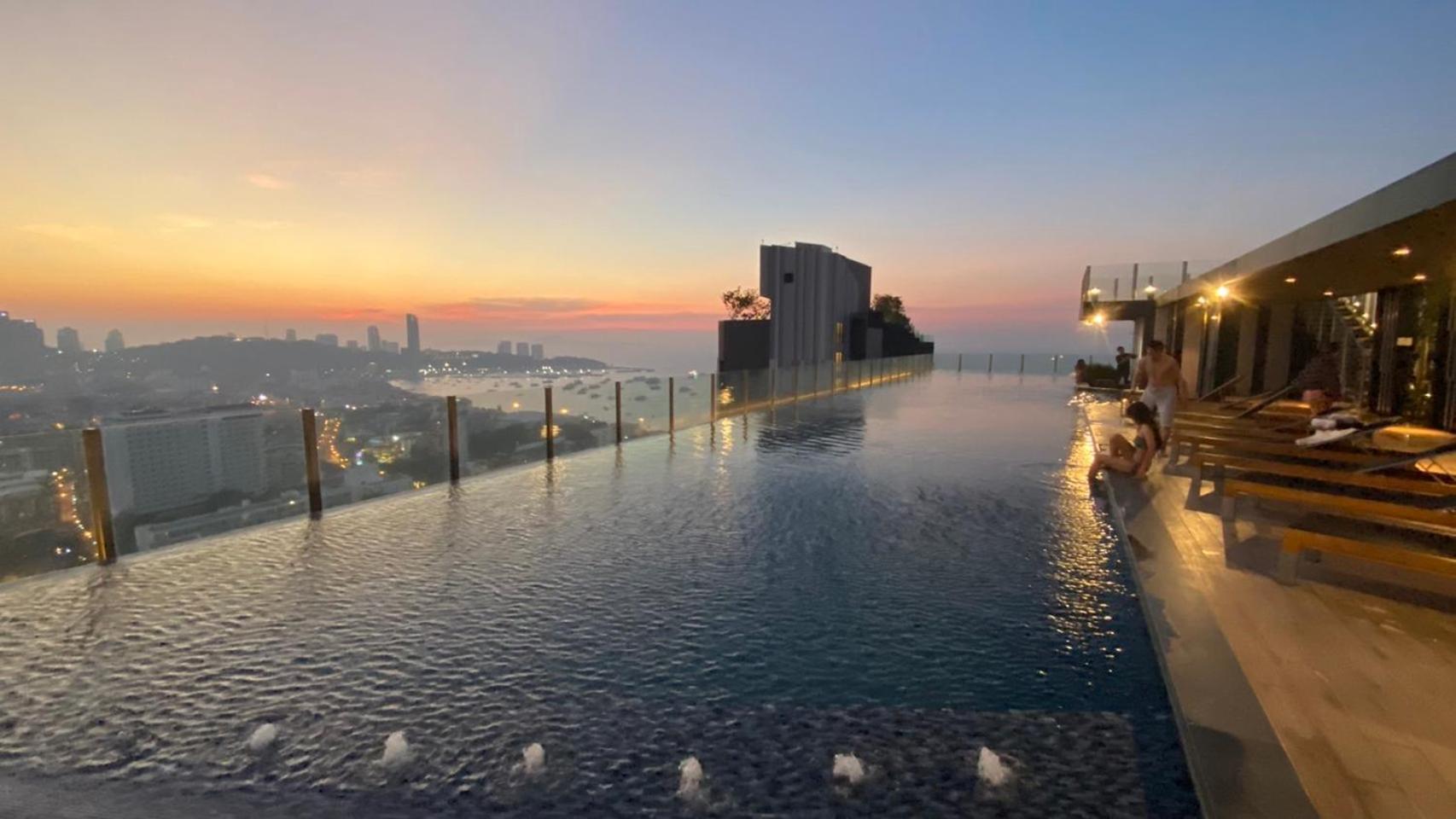 The Base Central Pattaya Quiet Room With Infinity Pool & Free Netflix エクステリア 写真